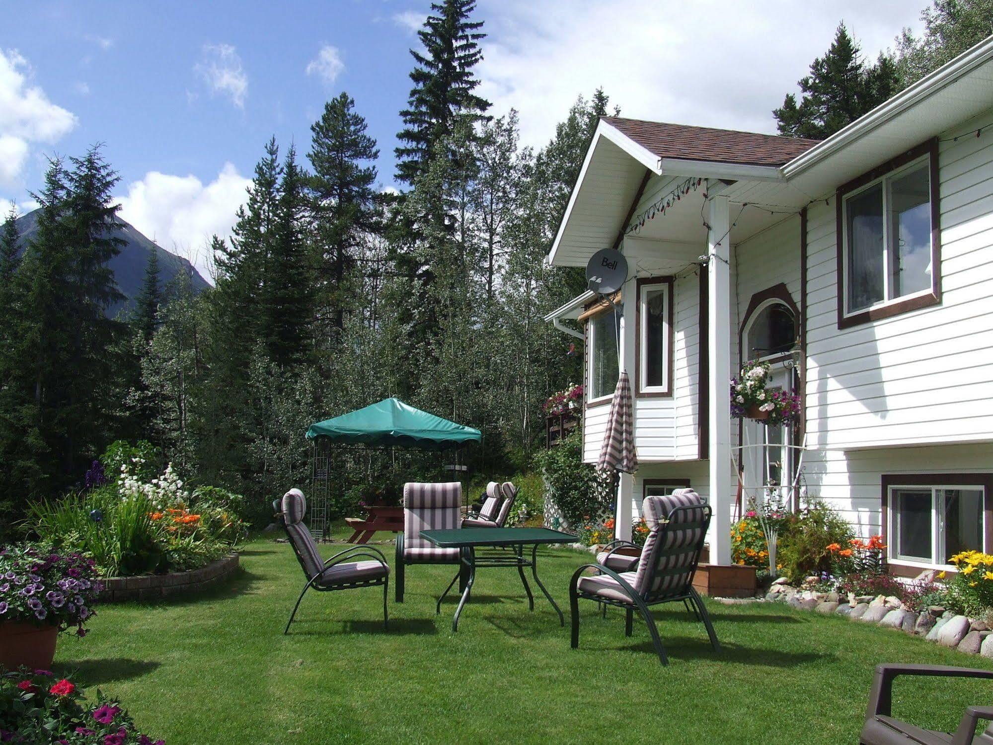 Silvern Lake Trail Bed&Breakfast Smithers Exterior foto
